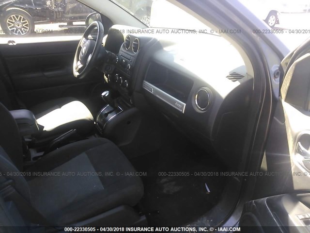 1C4NJCBA6GD742688 - 2016 JEEP COMPASS SPORT GRAY photo 5
