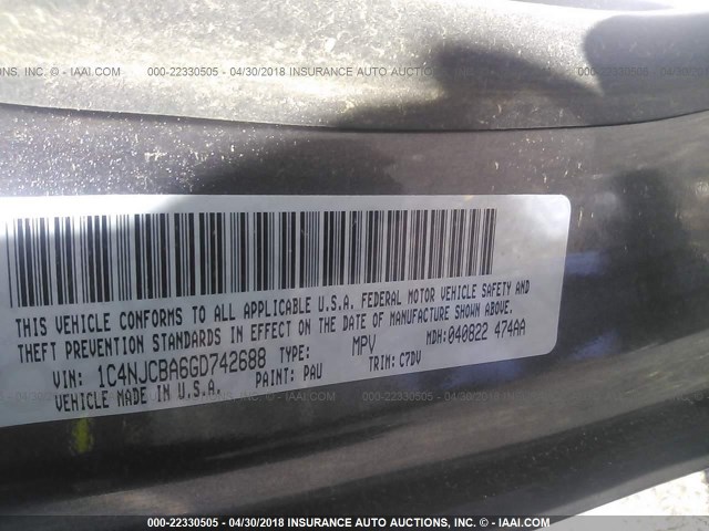 1C4NJCBA6GD742688 - 2016 JEEP COMPASS SPORT GRAY photo 9