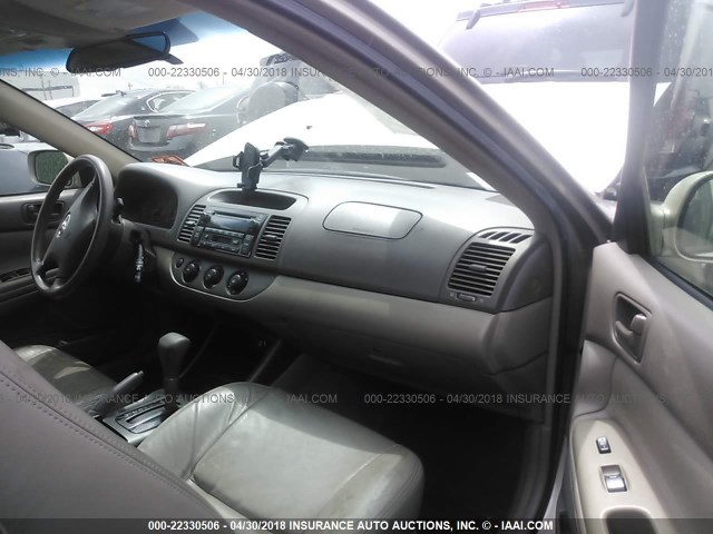 4T1BE32K84U877937 - 2004 TOYOTA CAMRY LE/XLE/SE TAN photo 5