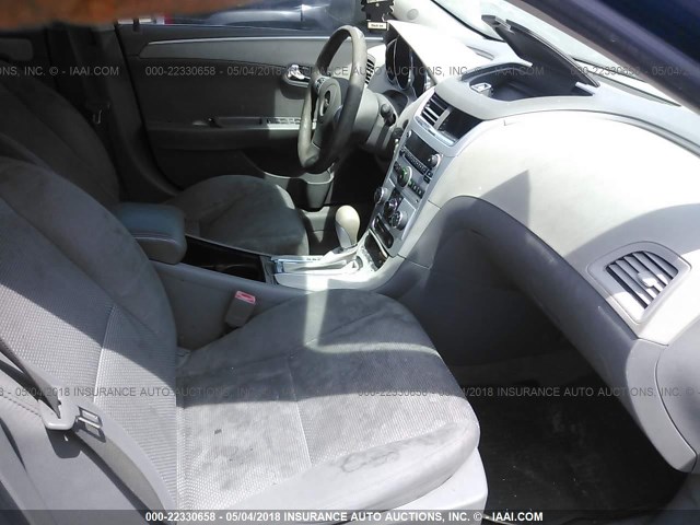1G1ZA5EK0A4126924 - 2010 CHEVROLET MALIBU LS 蓝色 照片 5