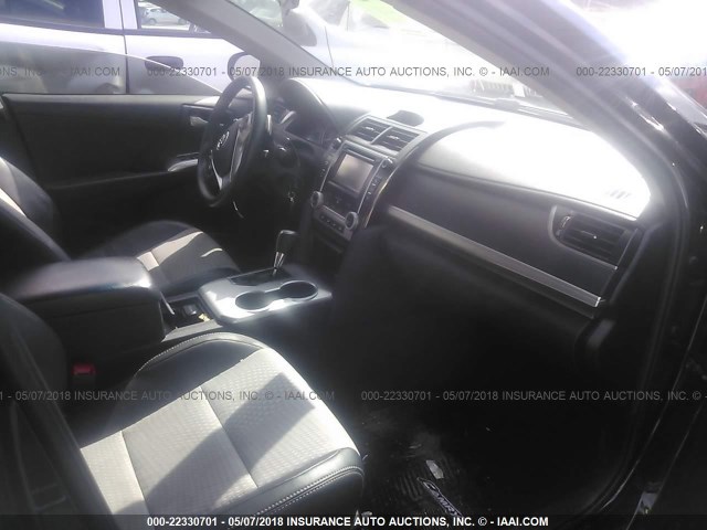 4T1BF1FK3CU062944 - 2012 TOYOTA CAMRY SE/LE/XLE 黑色 照片 5