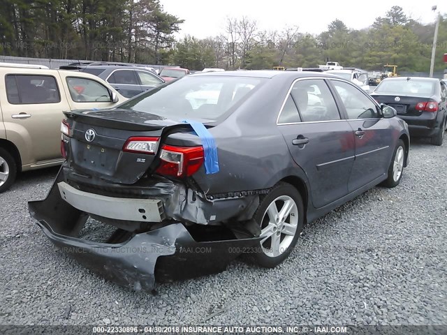 4T1BF1FK1EU441301 - 2014 TOYOTA CAMRY L/SE/LE/XLE 灰色 照片 4
