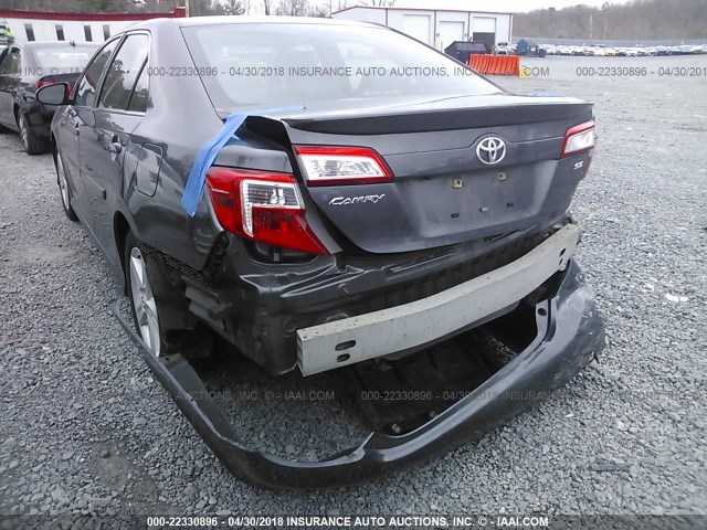 4T1BF1FK1EU441301 - 2014 TOYOTA CAMRY L/SE/LE/XLE 灰色 照片 6