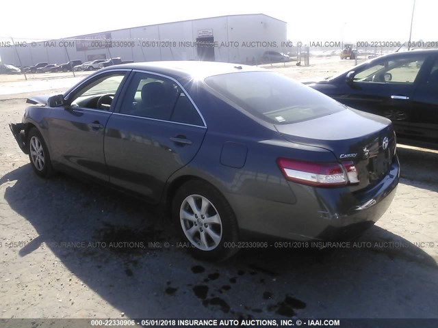 4T1BF3EK1BU132033 - 2011 TOYOTA CAMRY SE/LE/XLE 灰色 照片 3