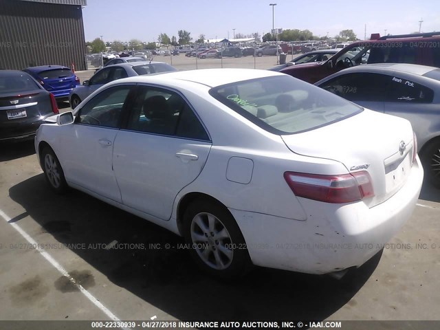 4T1BK46K88U567916 - 2008 TOYOTA CAMRY LE/XLE/SE თეთრი ფოტო 3