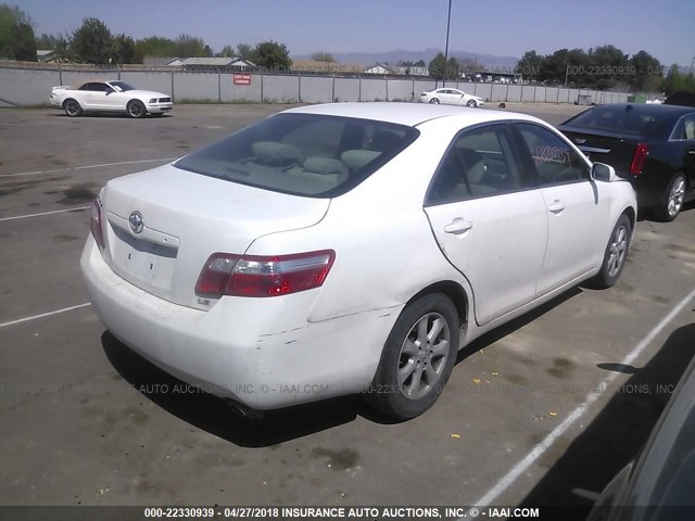 4T1BK46K88U567916 - 2008 TOYOTA CAMRY LE/XLE/SE თეთრი ფოტო 4