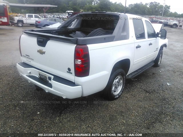 3GNNCFE00AG280676 - 2010 CHEVROLET AVALANCHE LT WHITE photo 4