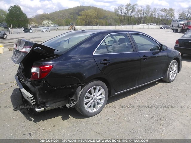 4T1BF1FK4CU520443 - 2012 TOYOTA CAMRY SE/LE/XLE BLACK photo 4