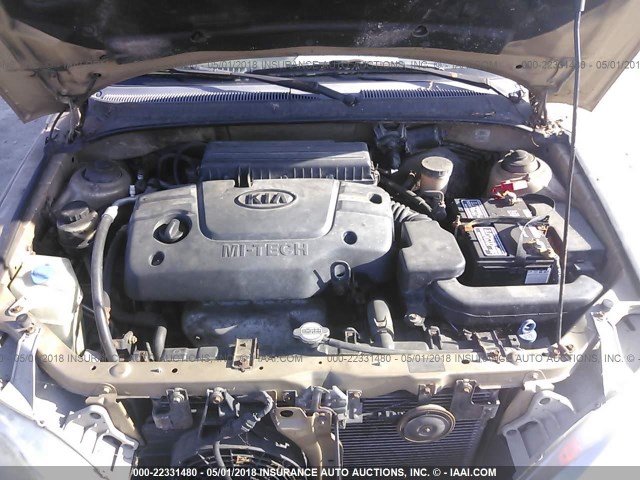 KNADC123X26157389 - 2002 KIA RIO GOLD photo 10