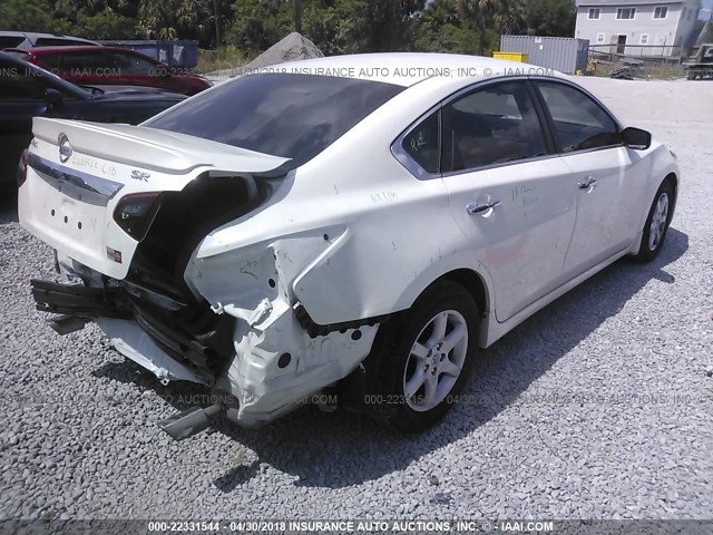 1N4AL3AP7JC108744 - 2018 NISSAN ALTIMA 2.5/S/SV/SL/SR WHITE photo 4