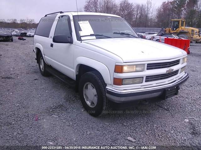 3GNEK18RXWG117041 - 1998 CHEVROLET TAHOE K1500 WHITE photo 1