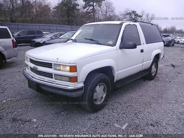 3GNEK18RXWG117041 - 1998 CHEVROLET TAHOE K1500 WHITE photo 2