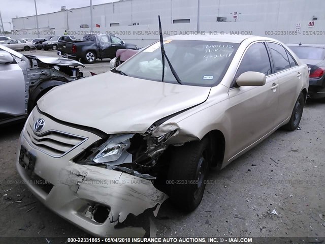 4T4BF3EK7AR019272 - 2010 TOYOTA CAMRY SE/LE/XLE GOLD photo 2