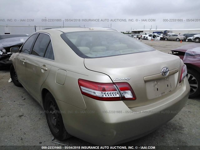 4T4BF3EK7AR019272 - 2010 TOYOTA CAMRY SE/LE/XLE GOLD photo 3