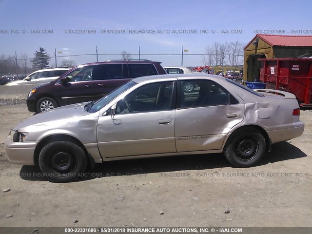 4T1BG22K11U867542 - 2001 TOYOTA CAMRY CE/LE/XLE GOLD photo 6