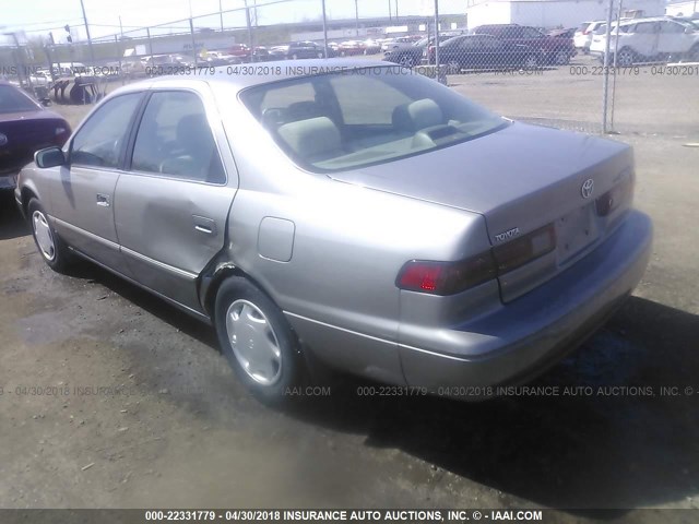 4T1BG22K9XU538502 - 1999 TOYOTA CAMRY CE/LE/XLE TAN photo 3