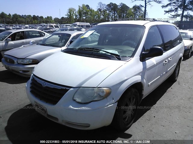 2C4GP54L75R348399 - 2005 CHRYSLER TOWN & COUNTRY TOURING WHITE photo 6