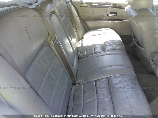 1LNHM81W9YY831014 - 2000 LINCOLN TOWN CAR EXECUTIVE WHITE photo 8