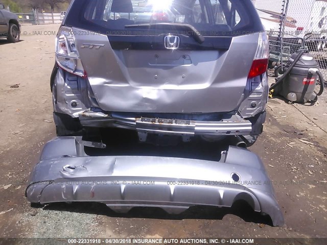 JHMGE88479S035477 - 2009 HONDA FIT SPORT GRAY photo 6