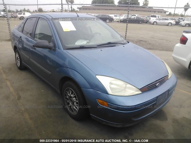 1FAFP33P9YW127473 - 2000 FORD FOCUS LX BLUE photo 1