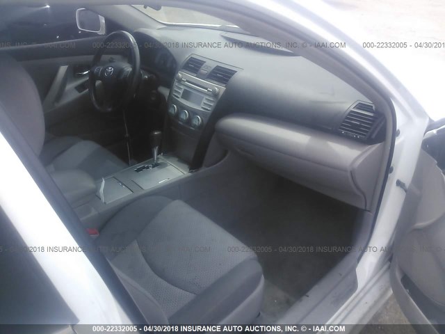 4T1BE46K38U782028 - 2008 TOYOTA CAMRY CE/LE/XLE/SE WHITE photo 5