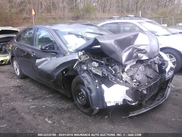 4T1BF1FK1GU230036 - 2016 TOYOTA CAMRY LE/XLE/SE/XSE ნაცრისფერი ფოტო 1