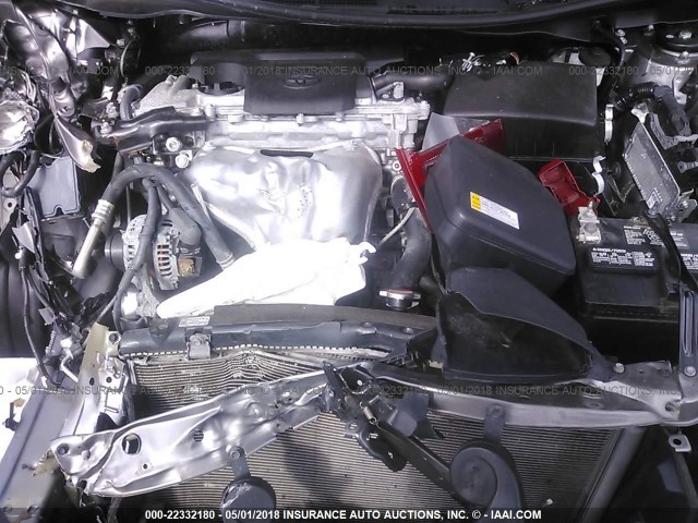 4T1BF1FK1GU230036 - 2016 TOYOTA CAMRY LE/XLE/SE/XSE ნაცრისფერი ფოტო 10