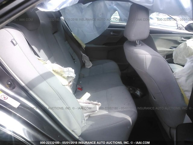 4T1BF1FK1GU230036 - 2016 TOYOTA CAMRY LE/XLE/SE/XSE ნაცრისფერი ფოტო 8
