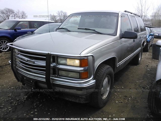 3GNFK16R5XG226726 - 1999 CHEVROLET SUBURBAN K1500 TAN photo 2