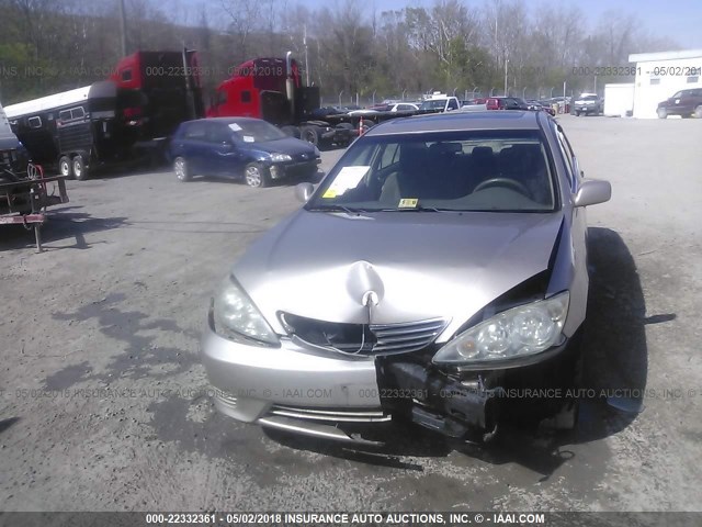 4T1BE30K75U011893 - 2005 TOYOTA CAMRY LE/XLE/SE შამპანური ფოტო 6