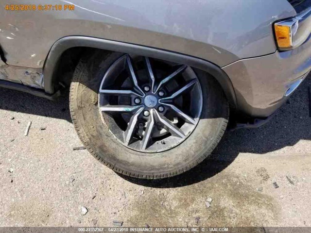 1C4RJFBG4JC243814 - 2018 JEEP GRAND CHEROKEE LIMITED GRAY photo 12