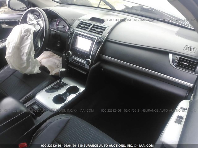 4T1BF1FK2CU195873 - 2012 TOYOTA CAMRY SE/LE/XLE GRAY photo 5