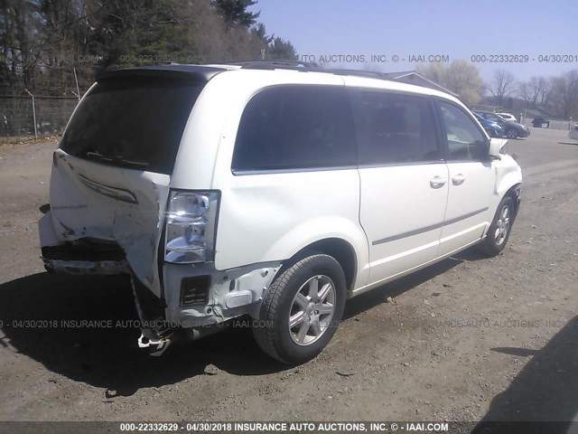 2A4RR5D17AR415122 - 2010 CHRYSLER TOWN & COUNTRY TOURING WHITE photo 4