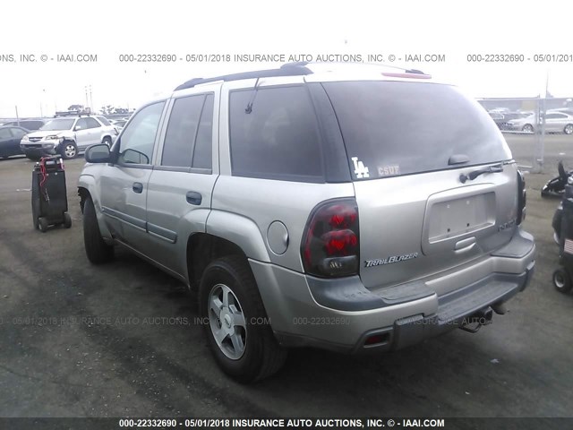 1GNDS13S022121866 - 2002 CHEVROLET TRAILBLAZER  TAN photo 3