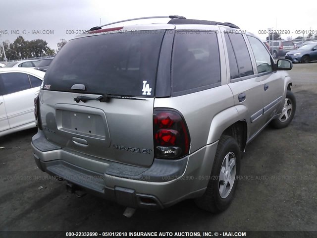 1GNDS13S022121866 - 2002 CHEVROLET TRAILBLAZER  TAN photo 4