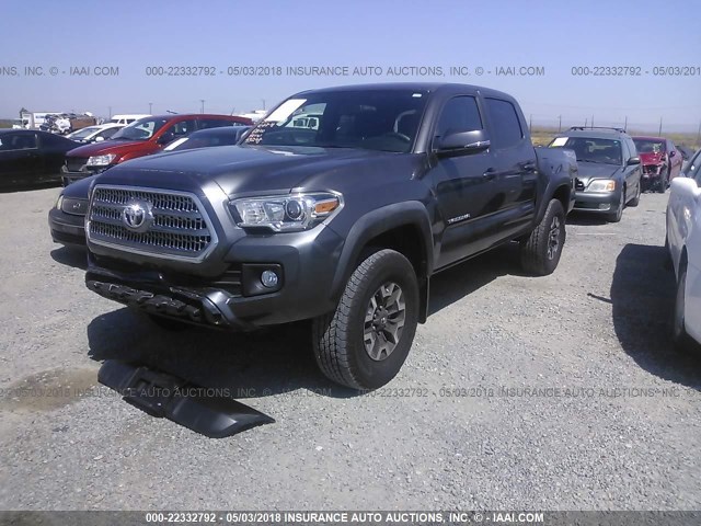 3TMAZ5CN3HM034909 - 2017 TOYOTA TACOMA DBL CAB/SR5/TRD SPORT/OR GRAY photo 2