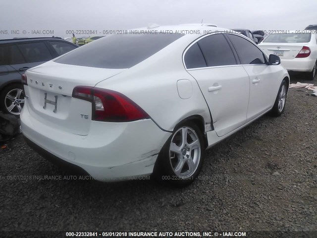 YV1622FS9C2052349 - 2012 VOLVO S60 T5 WHITE photo 4