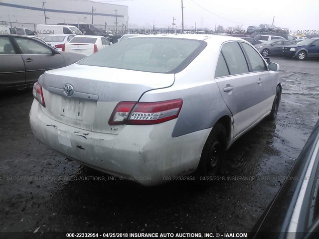 4T1BF3EK6BU756121 - 2011 TOYOTA CAMRY SE/LE/XLE WHITE photo 4