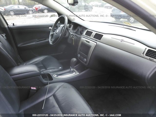 2G1WD58C569180979 - 2006 CHEVROLET IMPALA SUPER SPORT 白色 照片 5