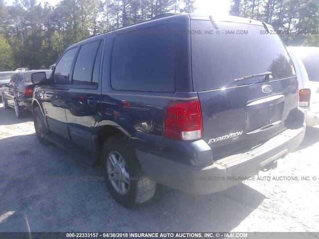 1FMRU15W13LB97144 - 2003 FORD EXPEDITION XLT BLUE photo 3