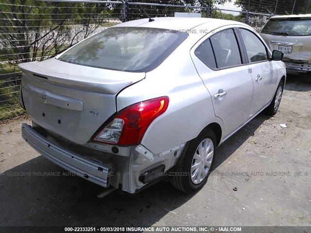 3N1CN7AP5JL800271 - 2018 NISSAN VERSA S/S PLUS/SV/SL SILVER photo 4