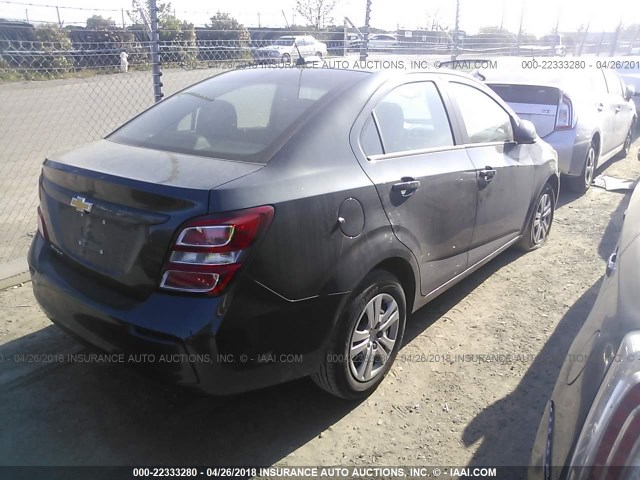 1G1JB5SG1H4117881 - 2017 CHEVROLET SONIC LS 灰色 照片 4