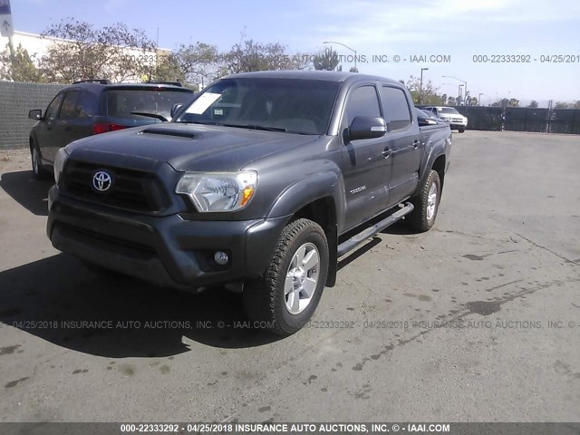 3TMJU4GN8DM142438 - 2013 TOYOTA TACOMA DOUBLE CAB PRERUNNER GRAY photo 2