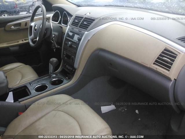 1GNLVGED7AJ227014 - 2010 CHEVROLET TRAVERSE LT BLACK photo 5