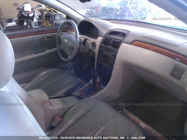 2T1CF22P32C595985 - 2002 TOYOTA CAMRY SOLARA SE/SLE 金色 照片 5