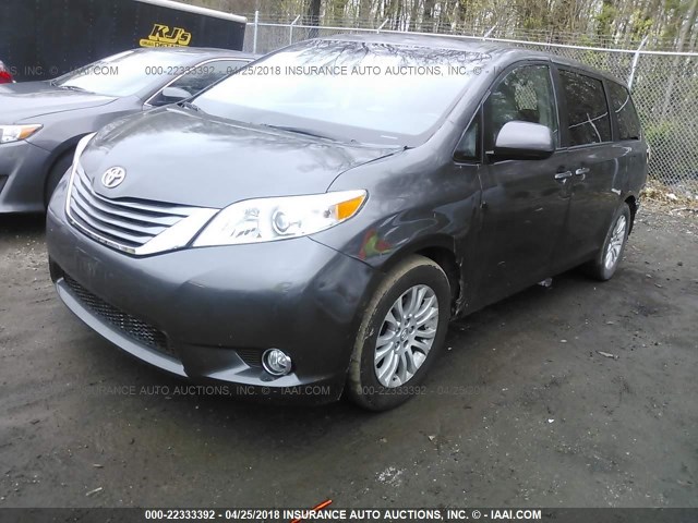 5TDYK3DC4FS540184 - 2015 TOYOTA SIENNA XLE/LIMITED GRAY photo 2