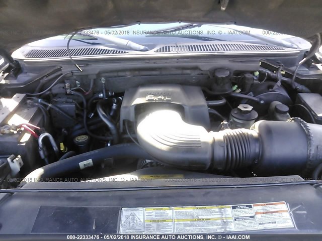 1FMRU15L6YLC48456 - 2000 FORD EXPEDITION XLT შავი ფოტო 10