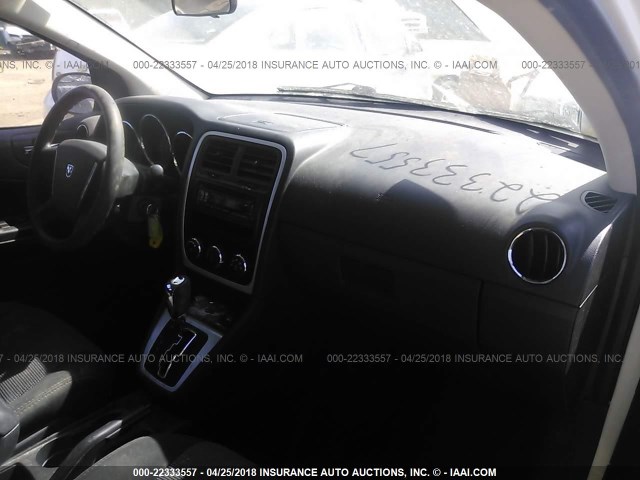 1B3CB4HA8AD613118 - 2010 DODGE CALIBER SXT WHITE photo 5