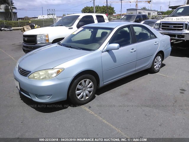 JTDBE32K653010838 - 2005 TOYOTA CAMRY LE/XLE/SE Light Blue photo 2