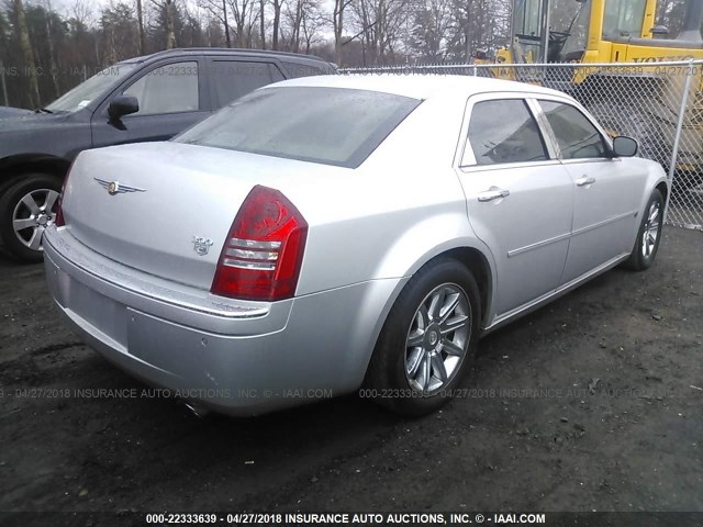 2C3AA63H25H149538 - 2005 CHRYSLER 300C SILVER photo 4